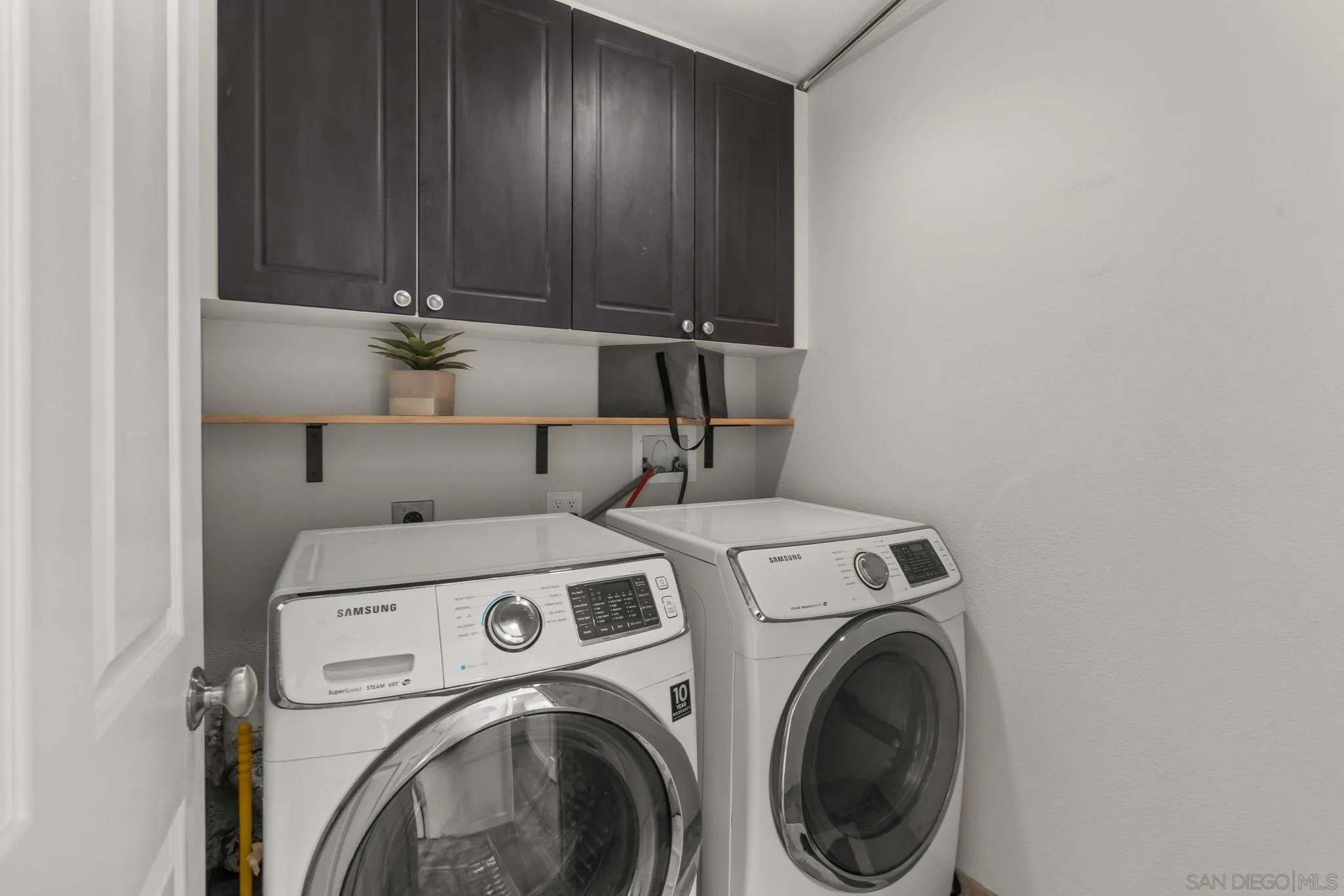 https://cdn.realtyfeed.com/cdn/127/260005770/459856dfccd95a21b1e22ff6f825771e.webp