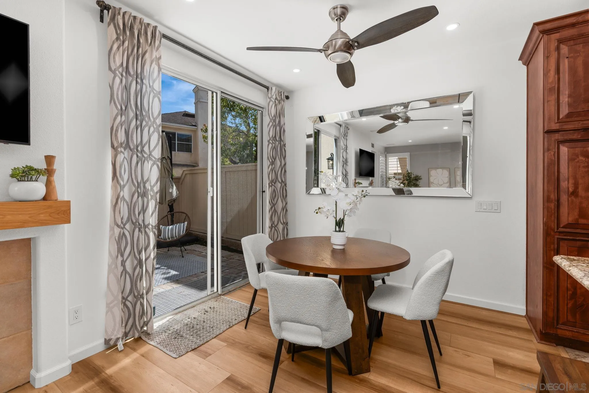 https://cdn.realtyfeed.com/cdn/127/260005770/88cd856c46478860a509473a292f36d6.webp