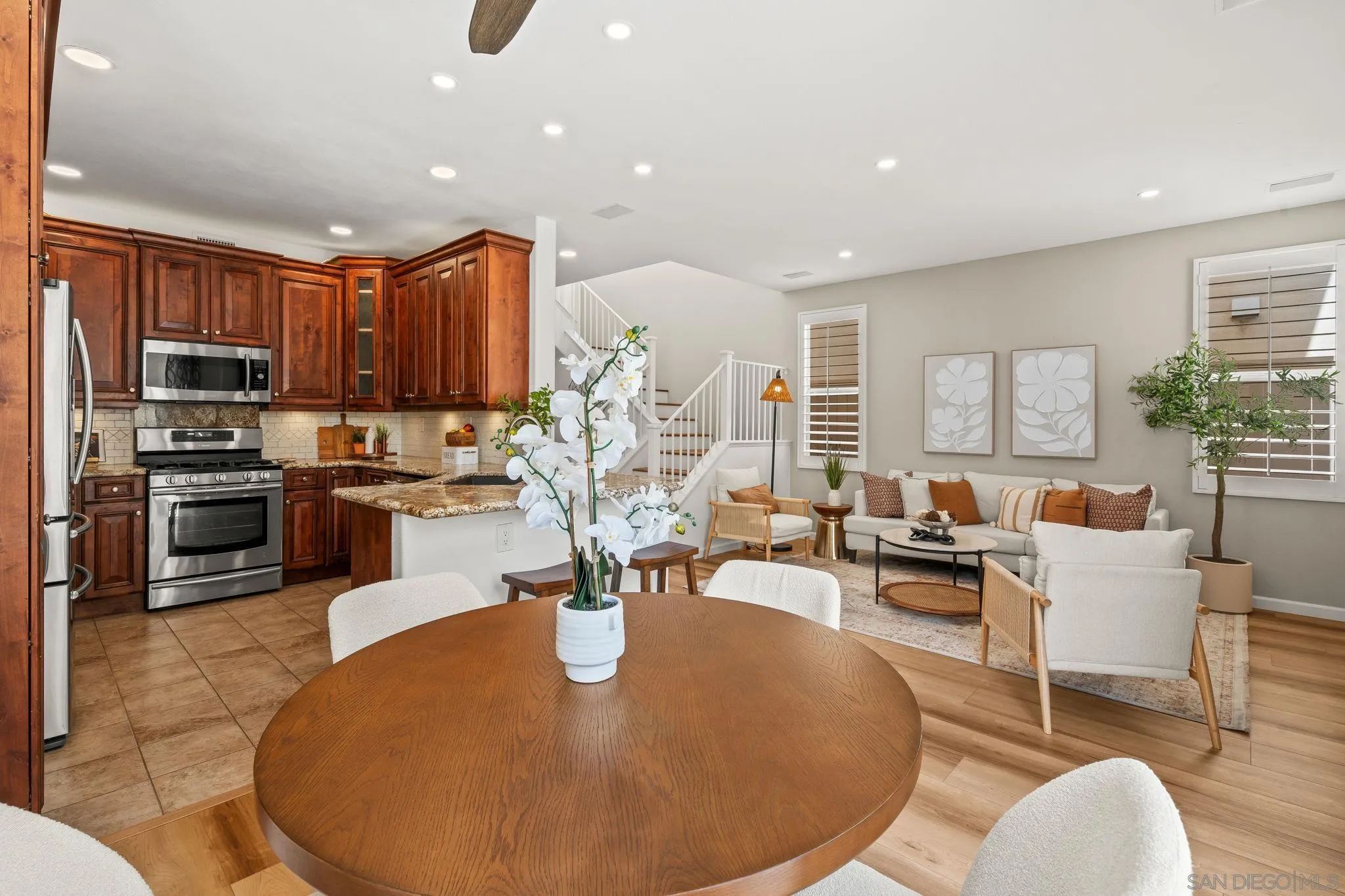https://cdn.realtyfeed.com/cdn/127/260005770/af0a417071f573a0c562417accae33a9.webp