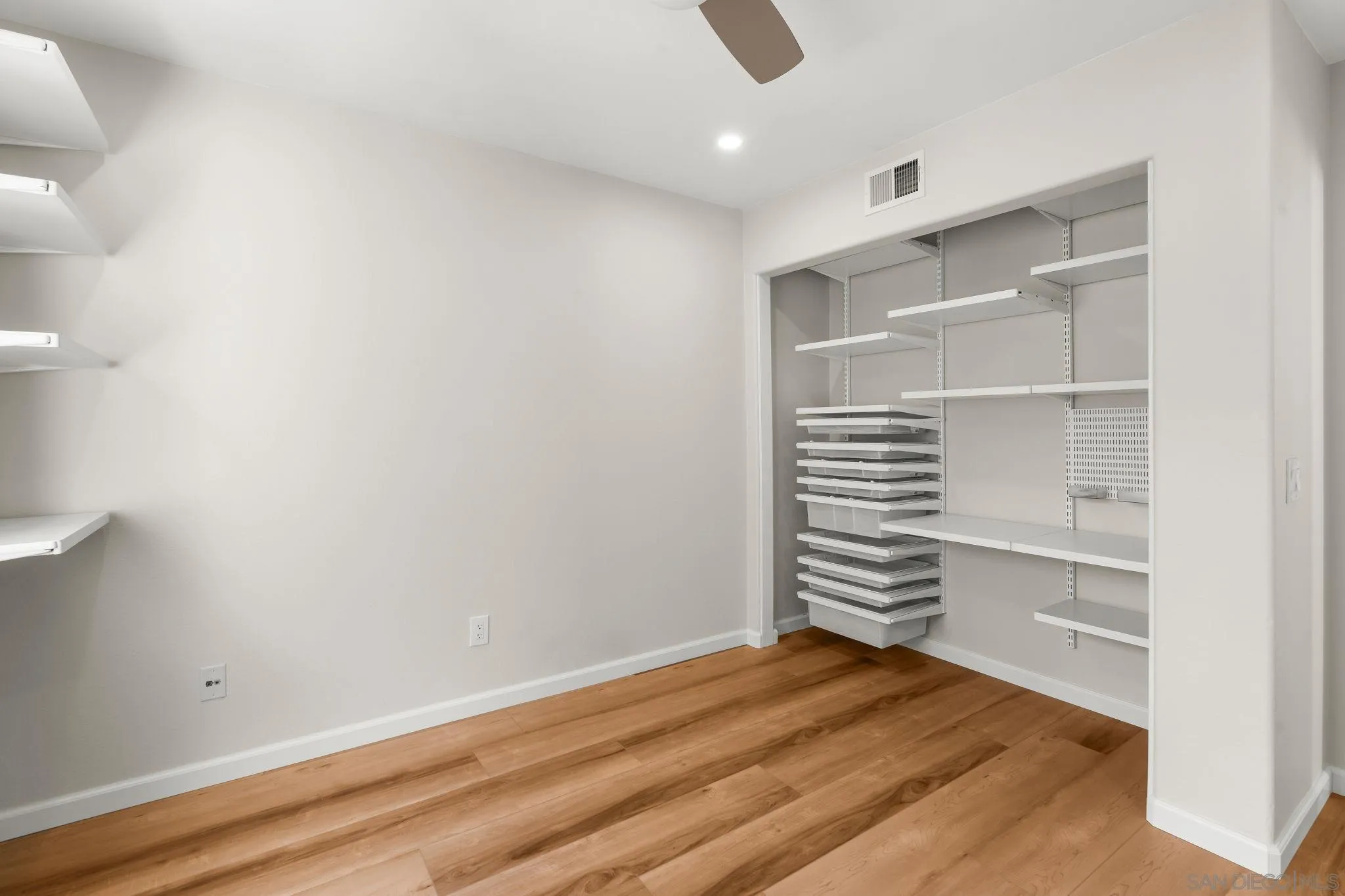 https://cdn.realtyfeed.com/cdn/127/260005770/b91a68b79f1fa6d3f00f01da30211222.webp