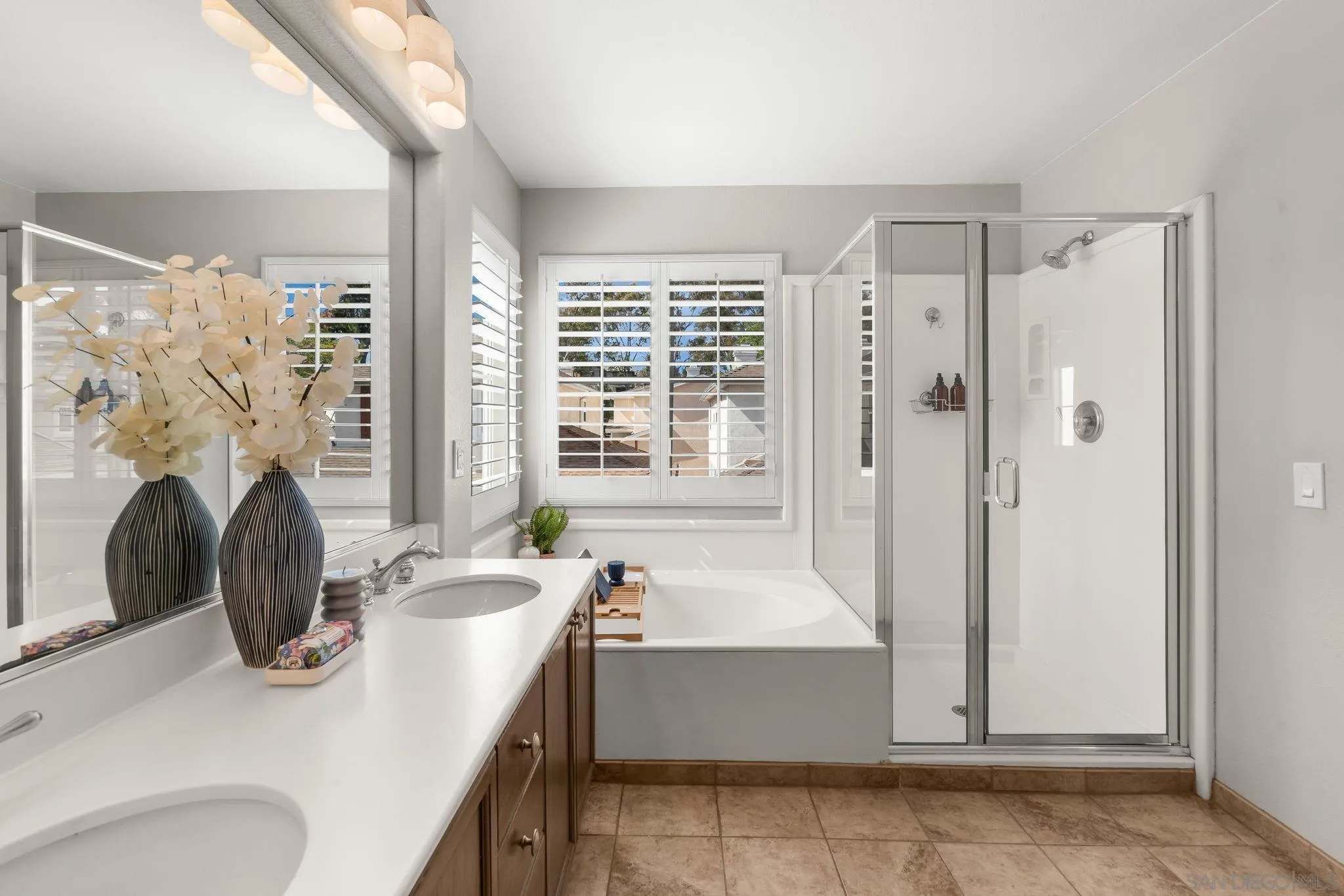 https://cdn.realtyfeed.com/cdn/127/260005770/de7c61a861b2321e6b20b91a567ddc9b.webp