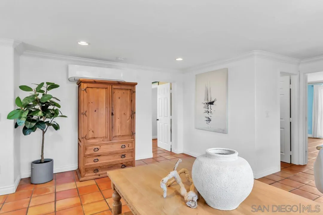 https://cdn.realtyfeed.com/cdn/127/260005771/2df989c20139adf36be357fea8895c33.webp