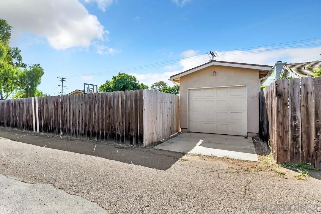 https://cdn.realtyfeed.com/cdn/127/260005771/4c594737f113a528318e69cc90419441.webp