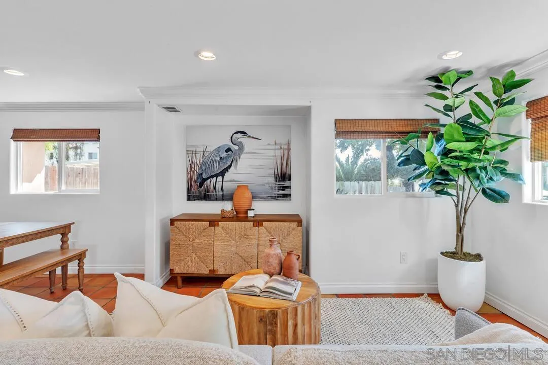 https://cdn.realtyfeed.com/cdn/127/260005771/b4a9ac48b154e738eaf7ea5e3007fd56.webp