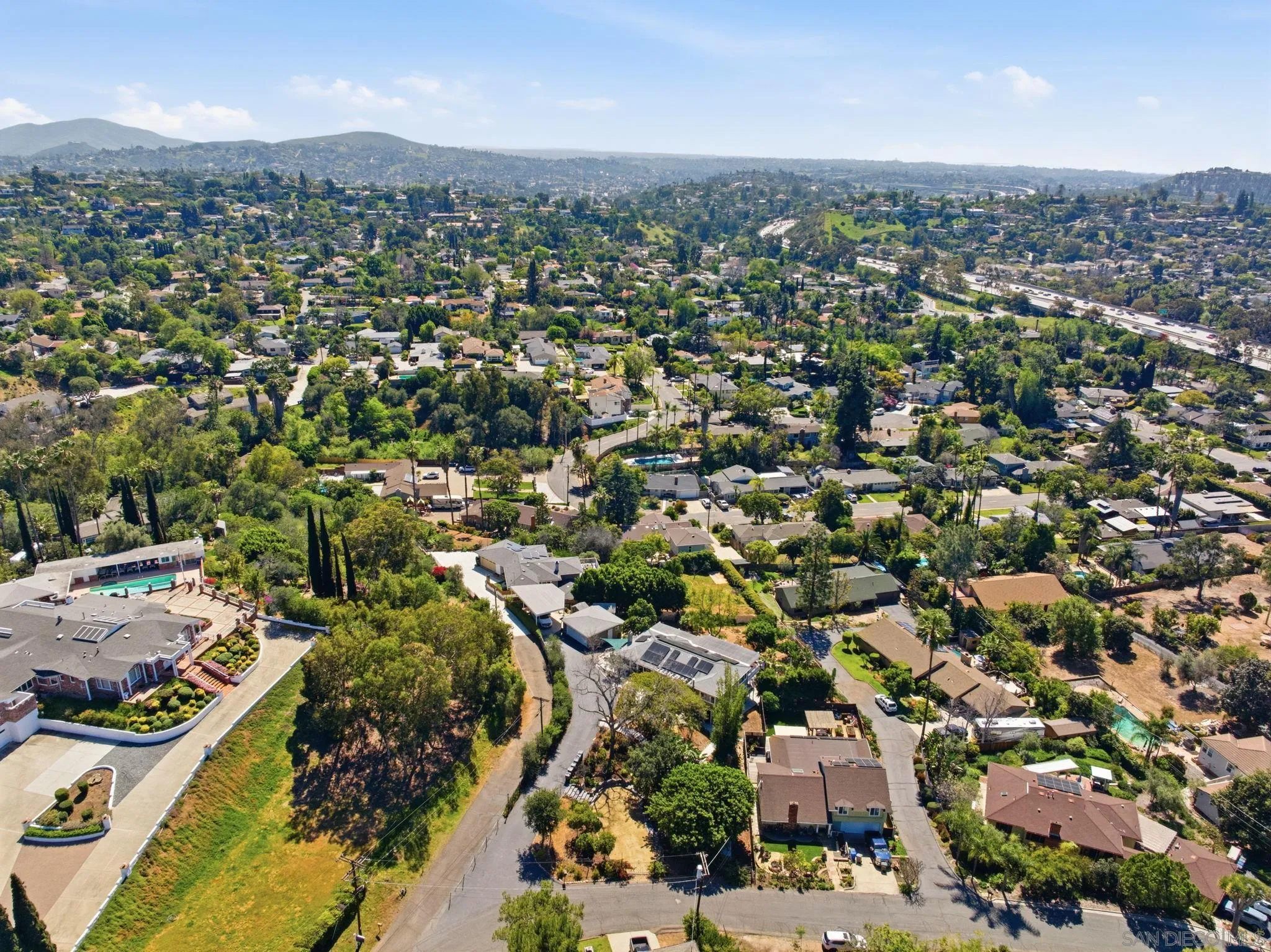 https://cdn.realtyfeed.com/cdn/127/260005777/23d2247631ca6102302c34f0f5d82fe3.webp
