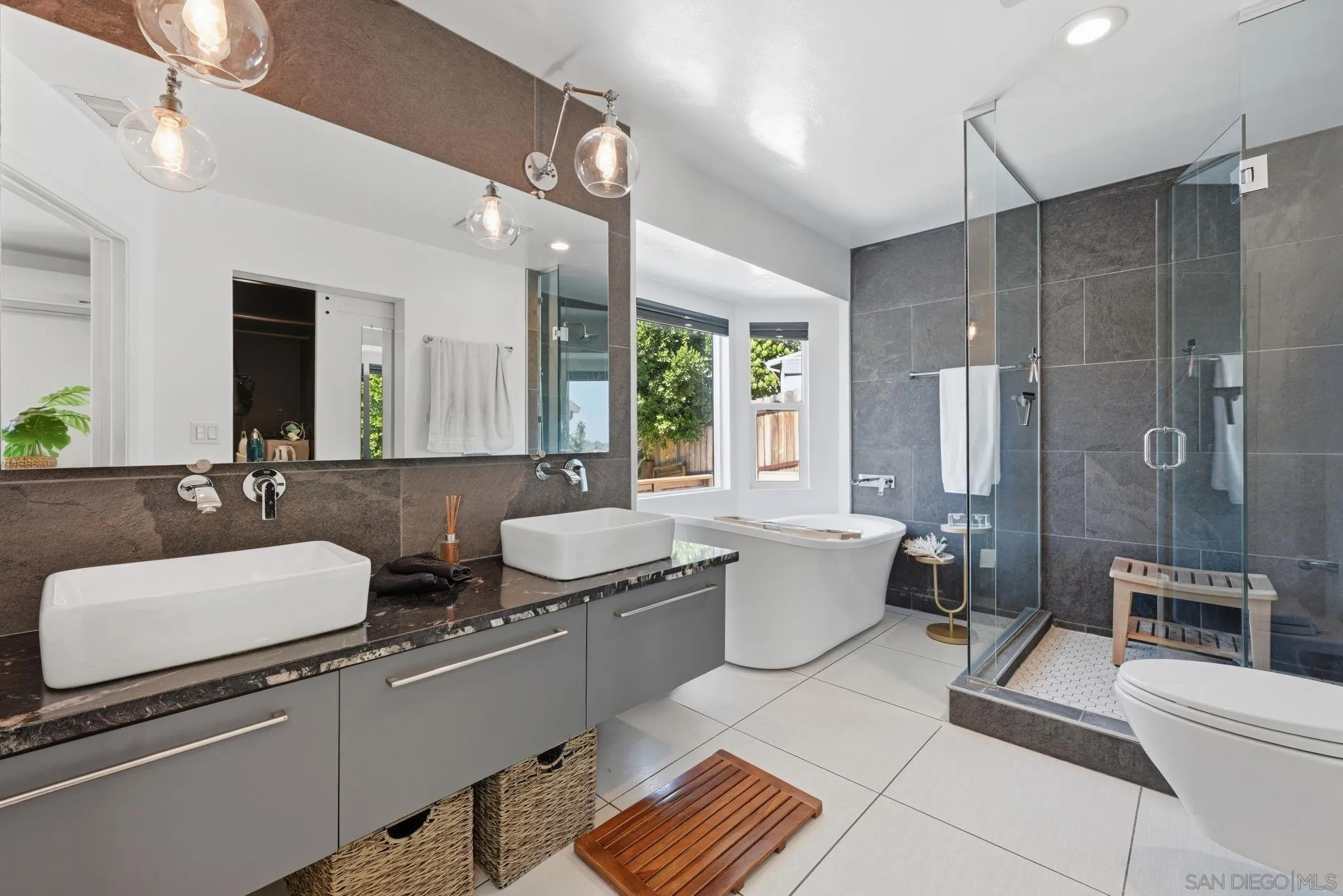 https://cdn.realtyfeed.com/cdn/127/260005777/2a423560302f3eaa0cbc71c486763fa6.webp