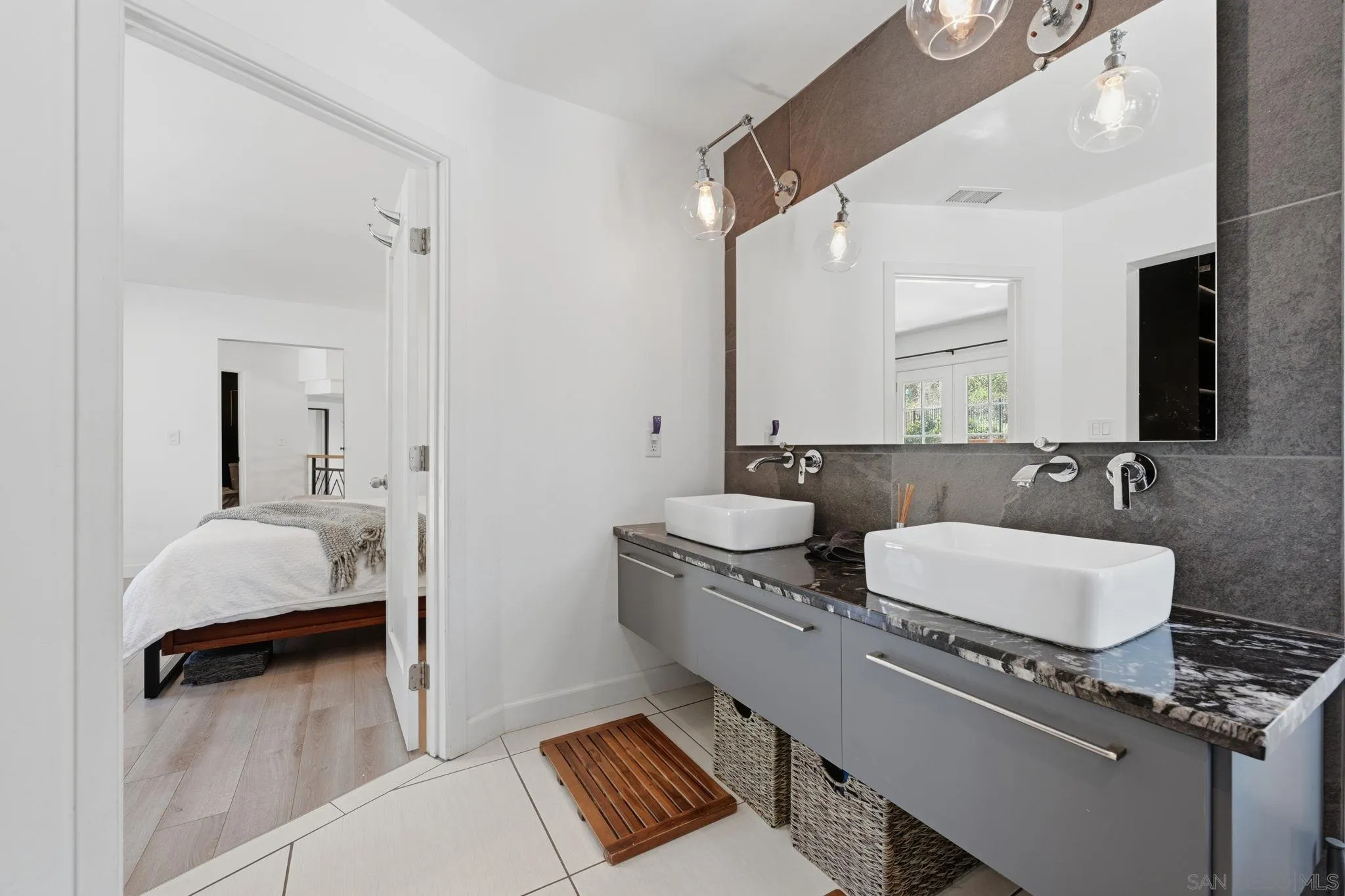 https://cdn.realtyfeed.com/cdn/127/260005777/476fb3b083bd2e4cafeccd02934e1332.webp