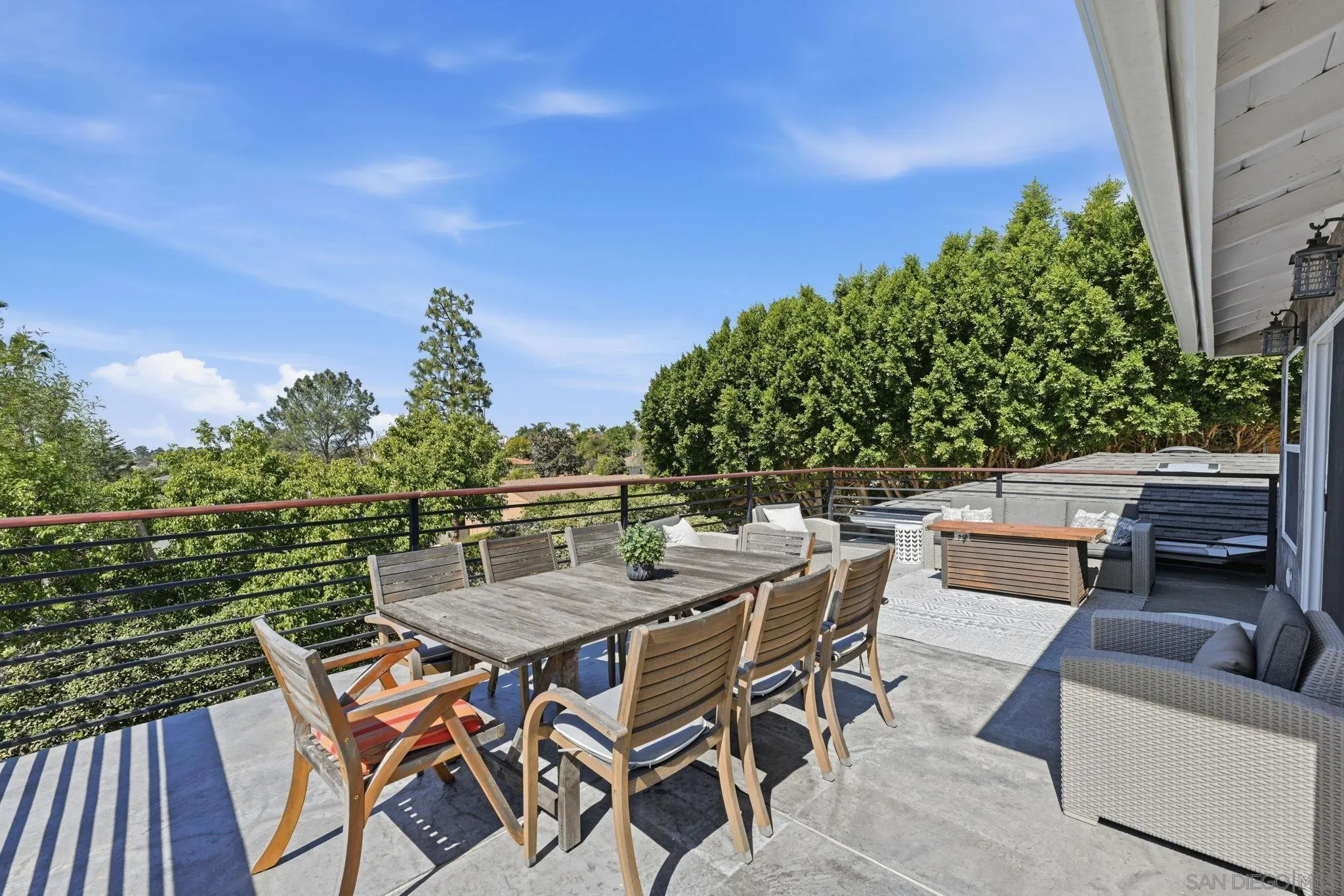 https://cdn.realtyfeed.com/cdn/127/260005777/4fa192d9aa519f9607feadfdbaf21055.webp
