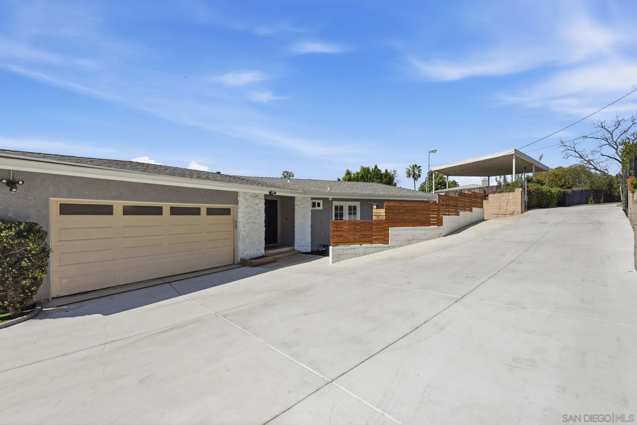 https://cdn.realtyfeed.com/cdn/127/260005777/86493650dc22e5ba722356c7a09fcf27.webp