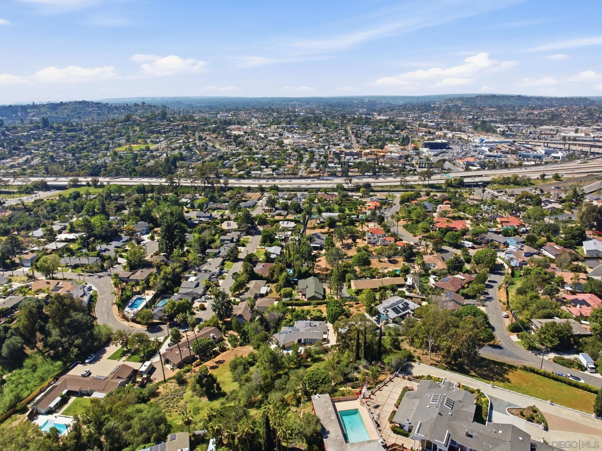 https://cdn.realtyfeed.com/cdn/127/260005777/929c9549658a1f23b1629193746dbd0a.webp