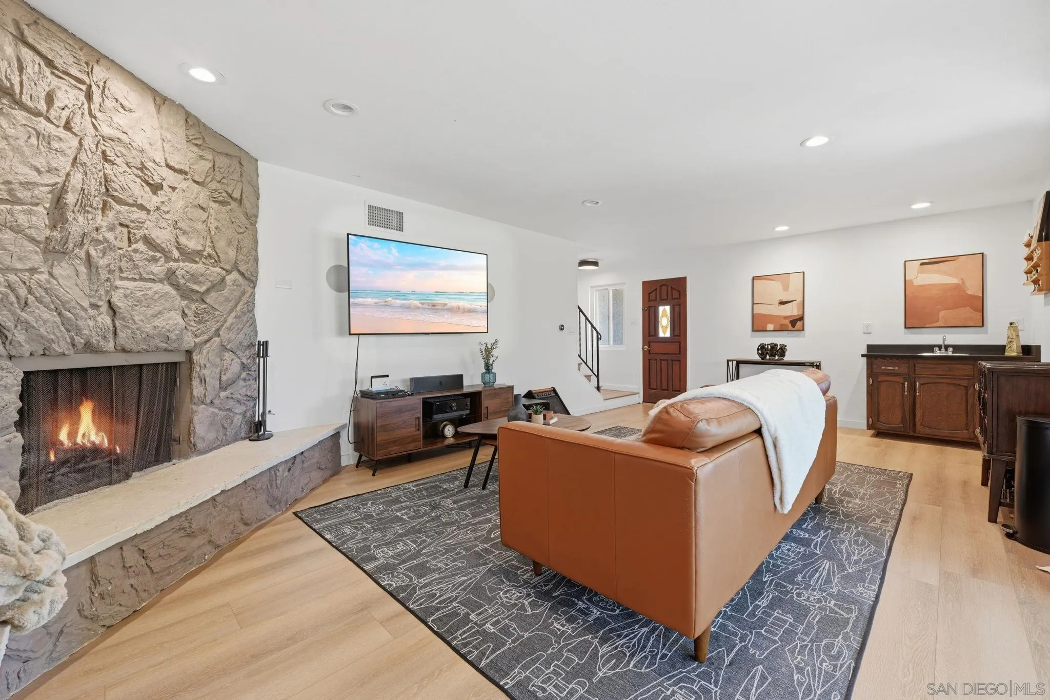 https://cdn.realtyfeed.com/cdn/127/260005777/94d02811da8c5de796f8f880776f027b.webp
