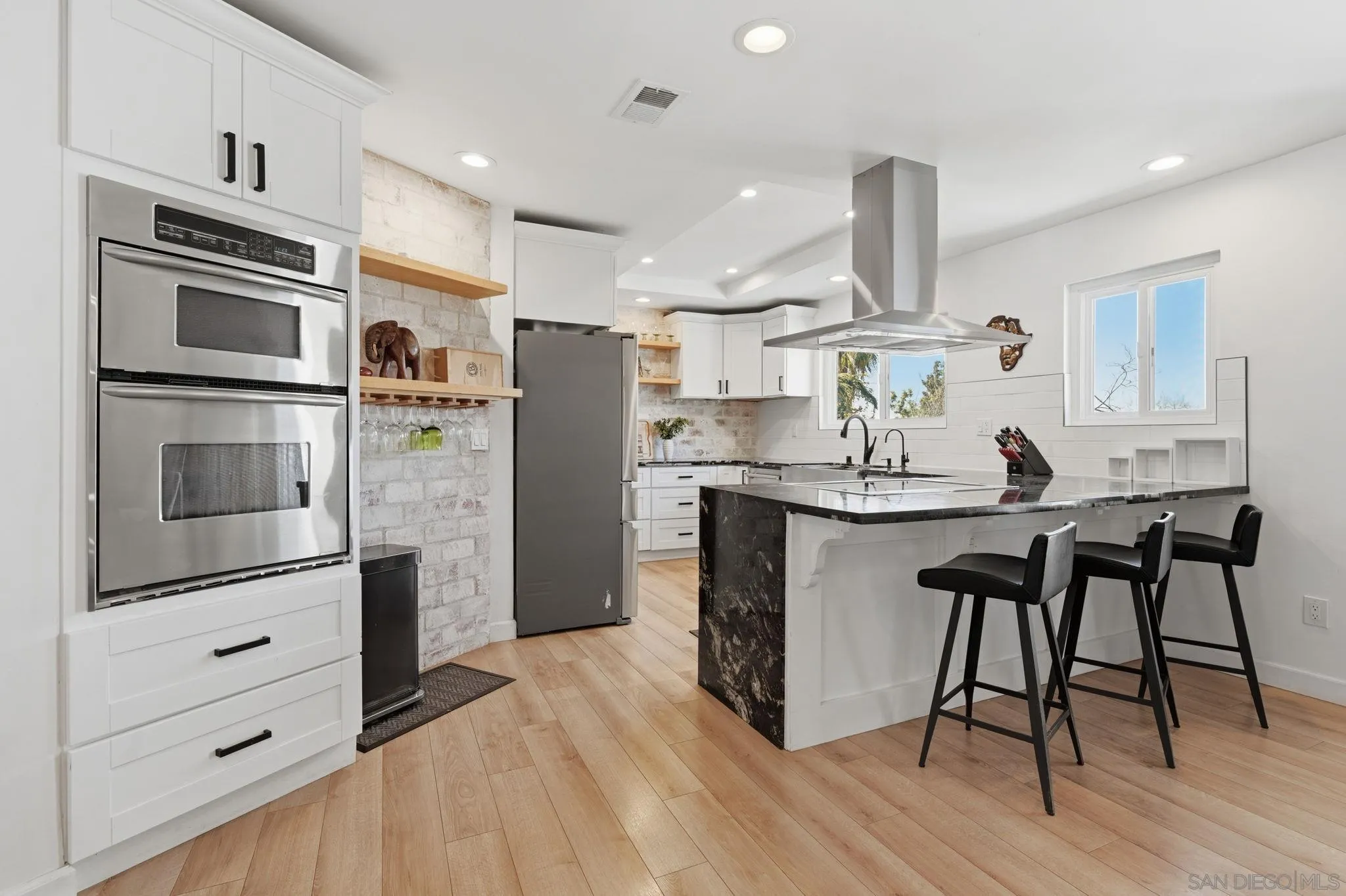 https://cdn.realtyfeed.com/cdn/127/260005777/b62c0ba823ac2241bfce2c36dd2851ab.webp