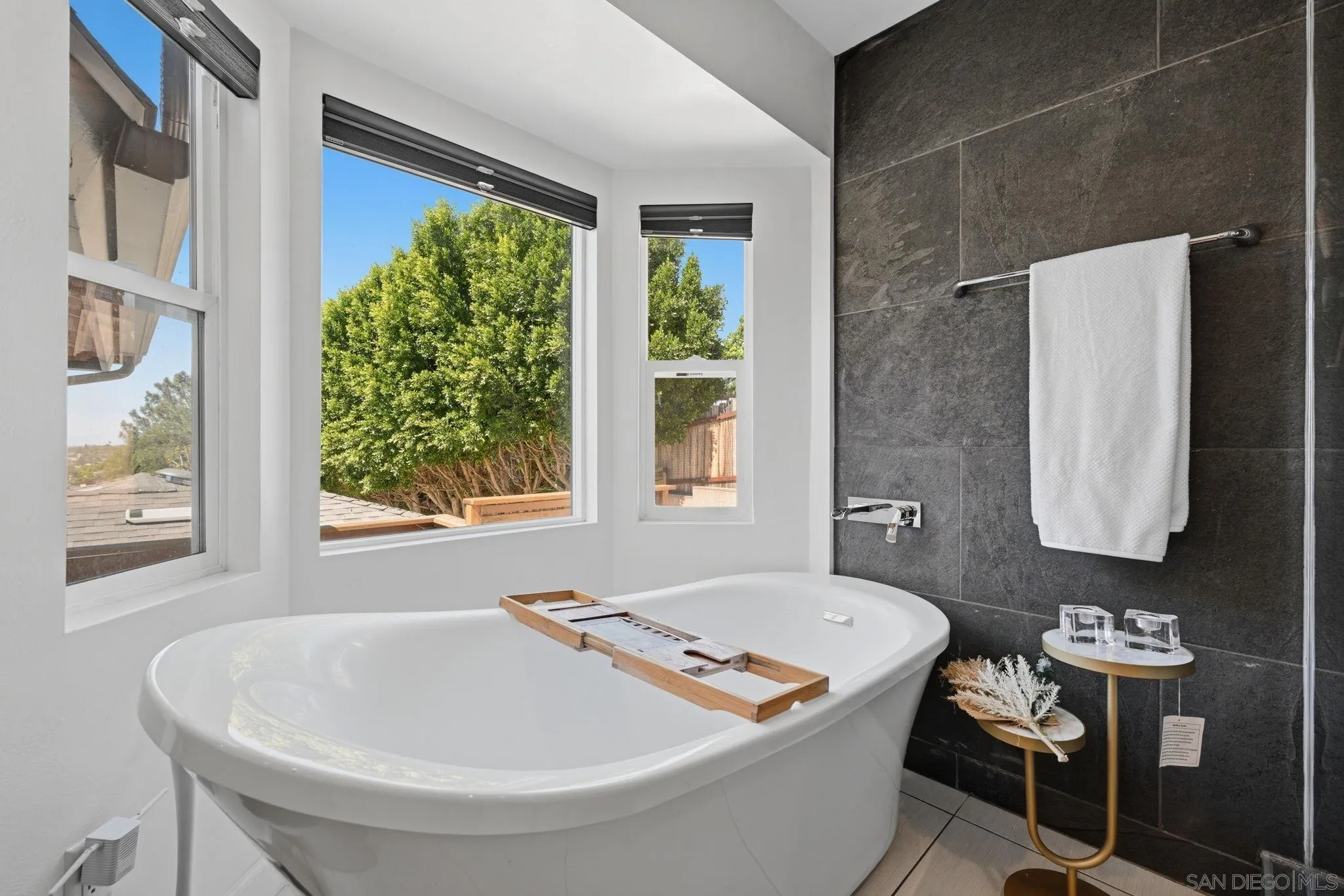 https://cdn.realtyfeed.com/cdn/127/260005777/bf52580309a0256b7996fa020bb8c5a5.webp