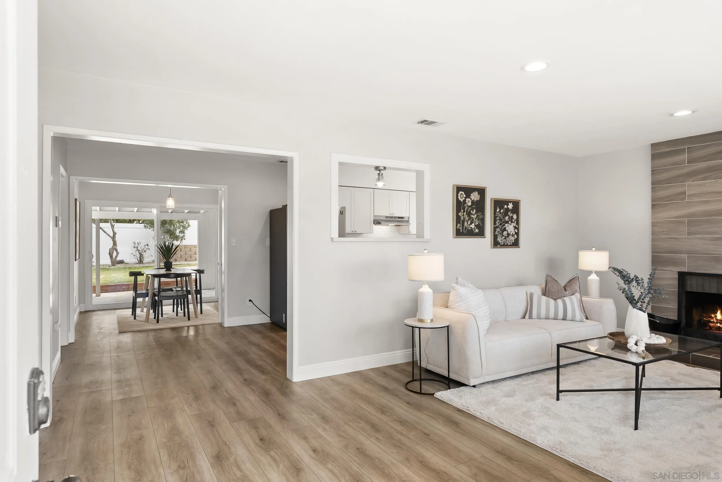 https://cdn.realtyfeed.com/cdn/127/260005787/44b879f9f080c956fb32d162f3b90854.webp