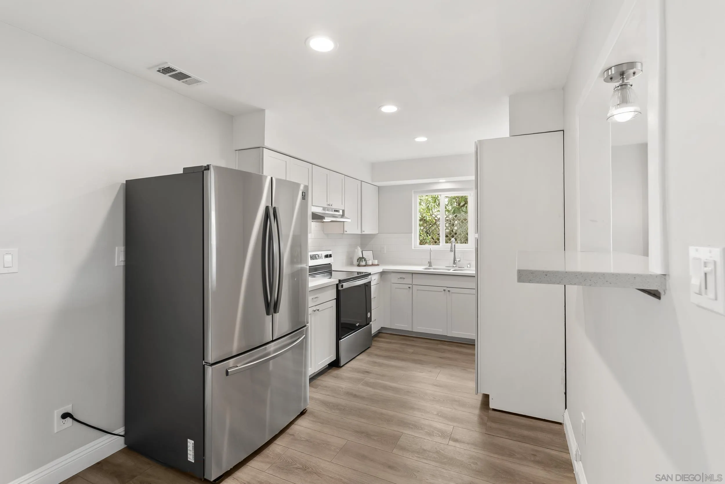 https://cdn.realtyfeed.com/cdn/127/260005787/8cc0d5c5fde928c85a4a181f3d5c3596.webp