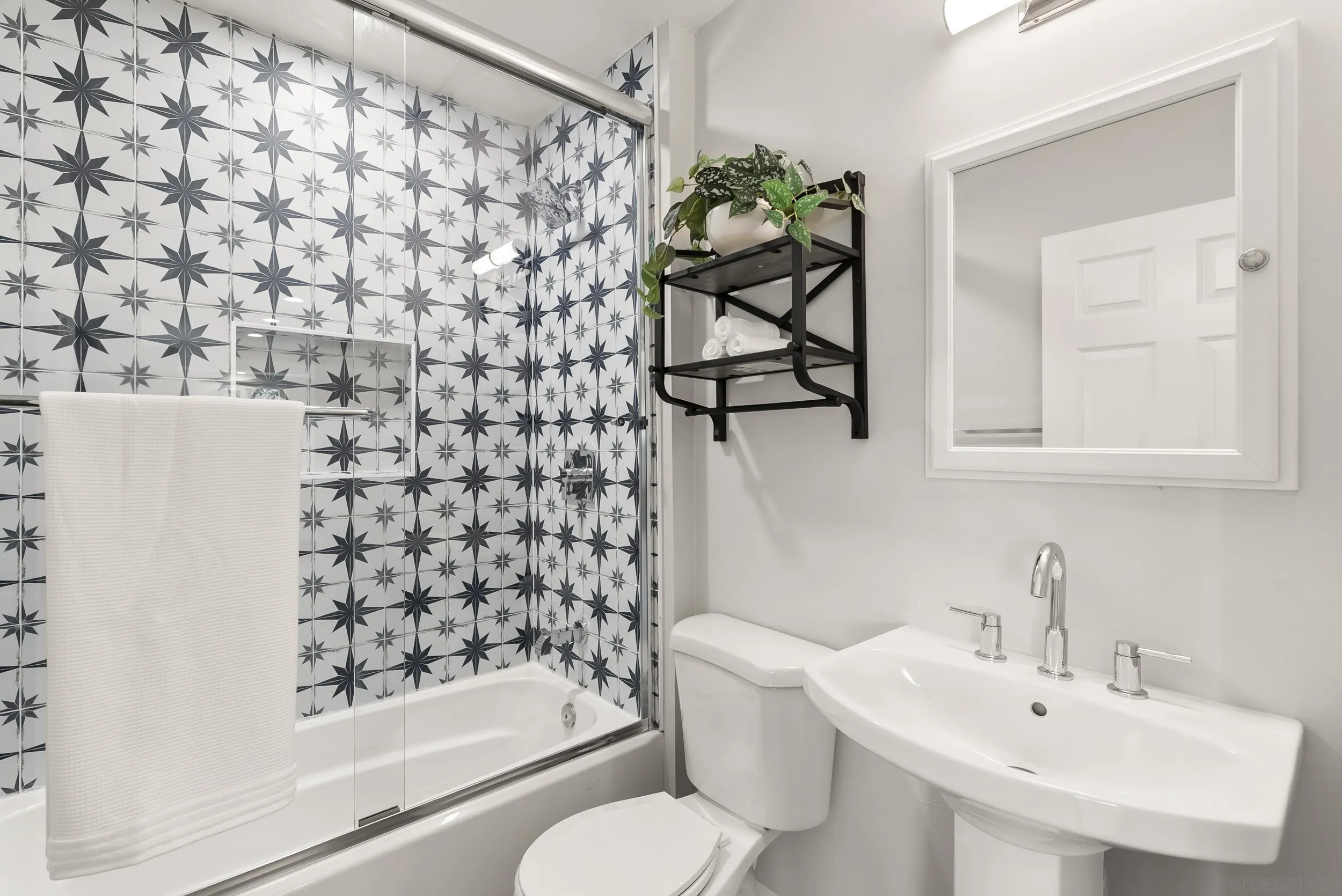 https://cdn.realtyfeed.com/cdn/127/260005787/a502a4b0b7e111215c4a7c8af5ba4f39.webp