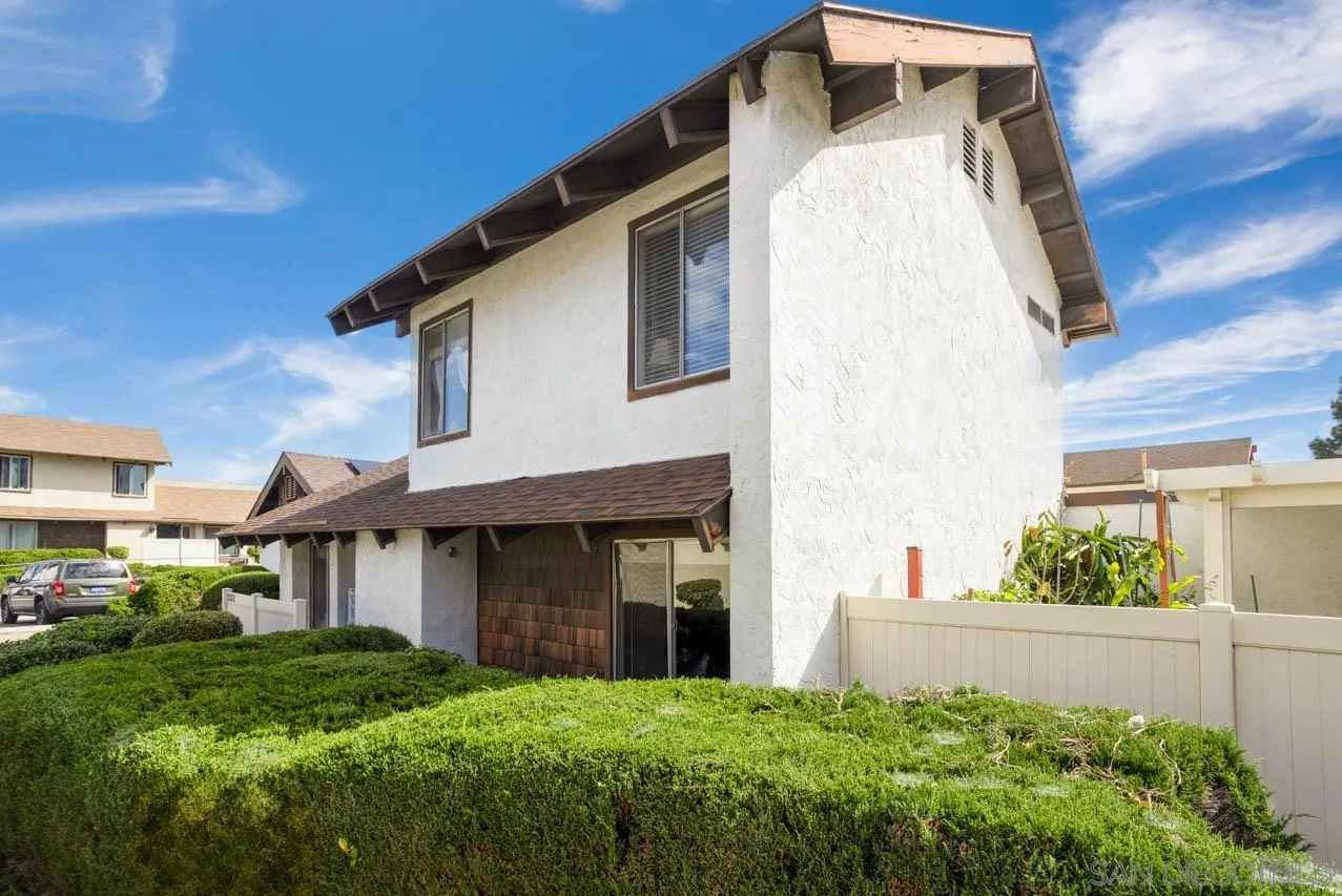 https://cdn.realtyfeed.com/cdn/127/260005793/3df4d3bcd5bf8c4d638e0ad937f02993.webp