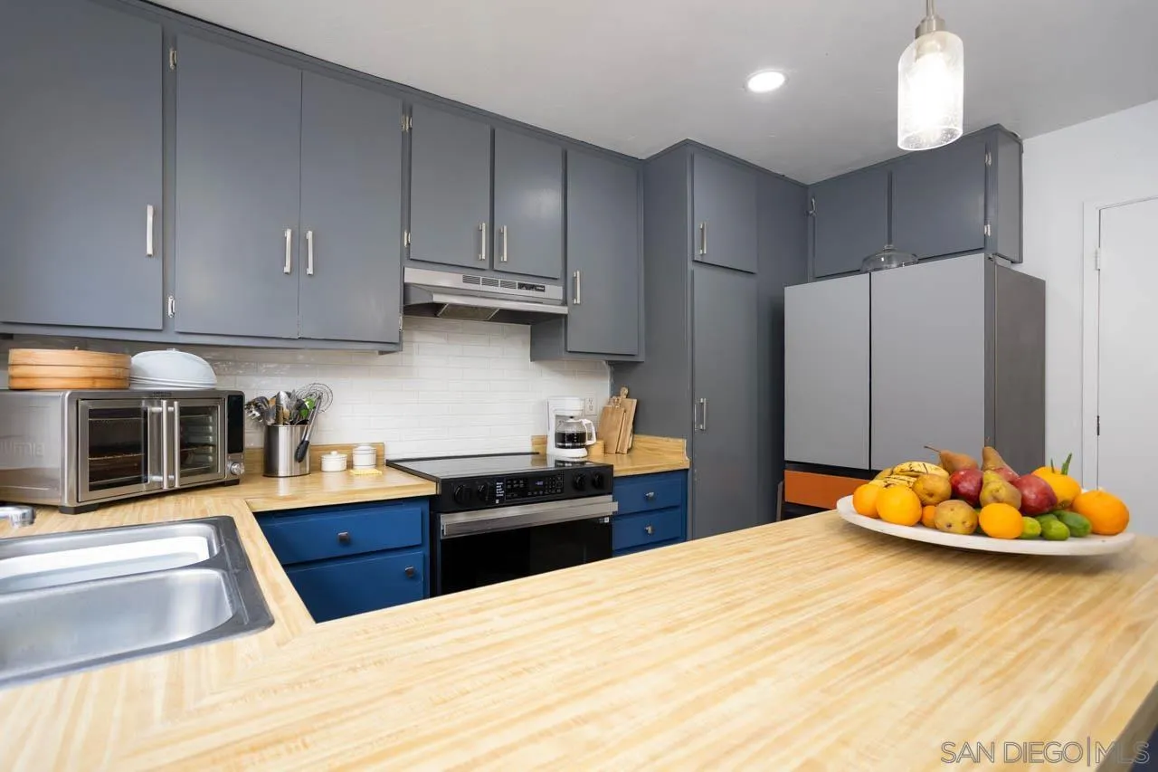https://cdn.realtyfeed.com/cdn/127/260005793/5687a9eca531bab156eab57e92a001ac.webp