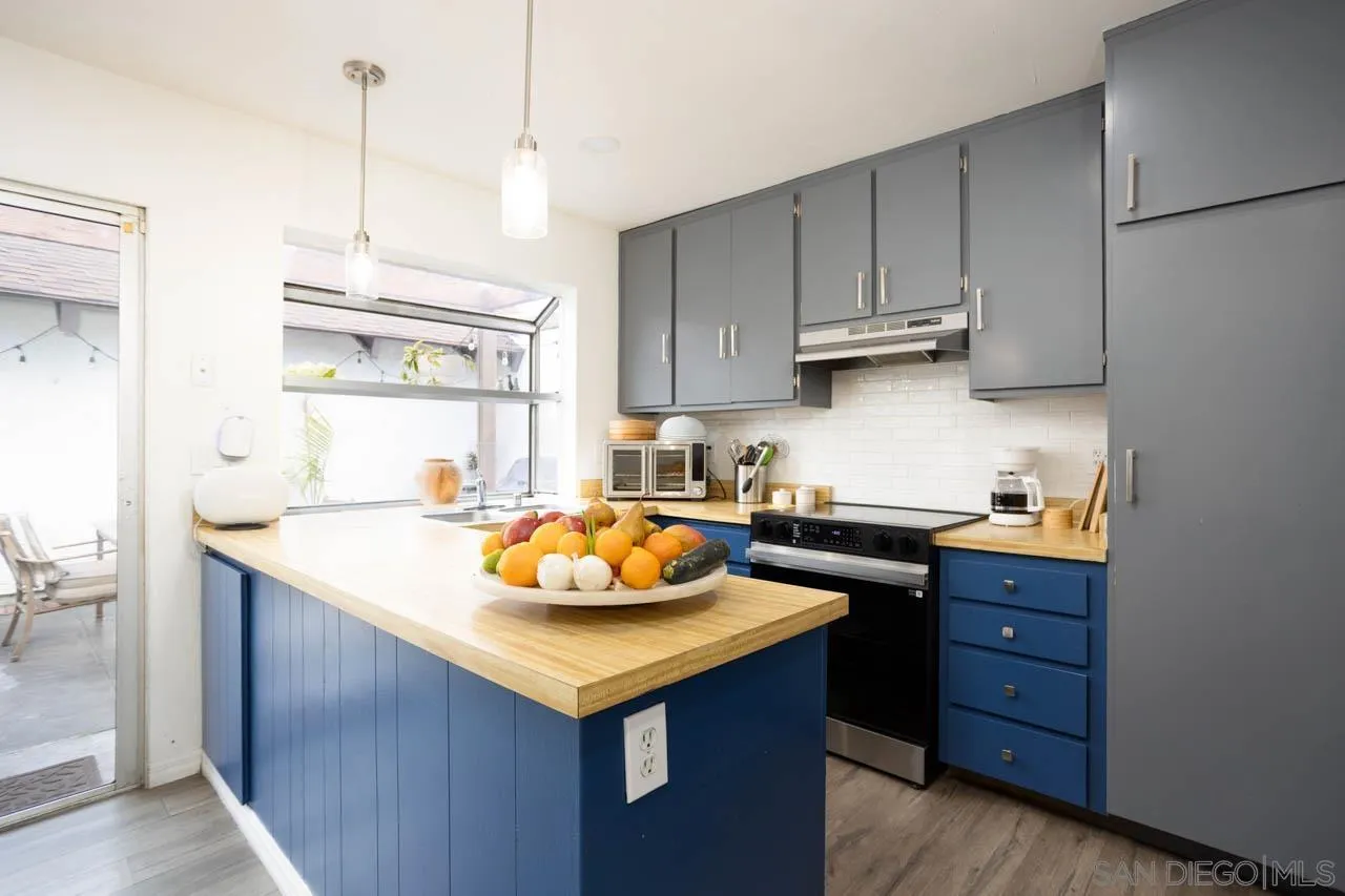 https://cdn.realtyfeed.com/cdn/127/260005793/bb3ec29e92b04b3999d3c43b57f8620e.webp