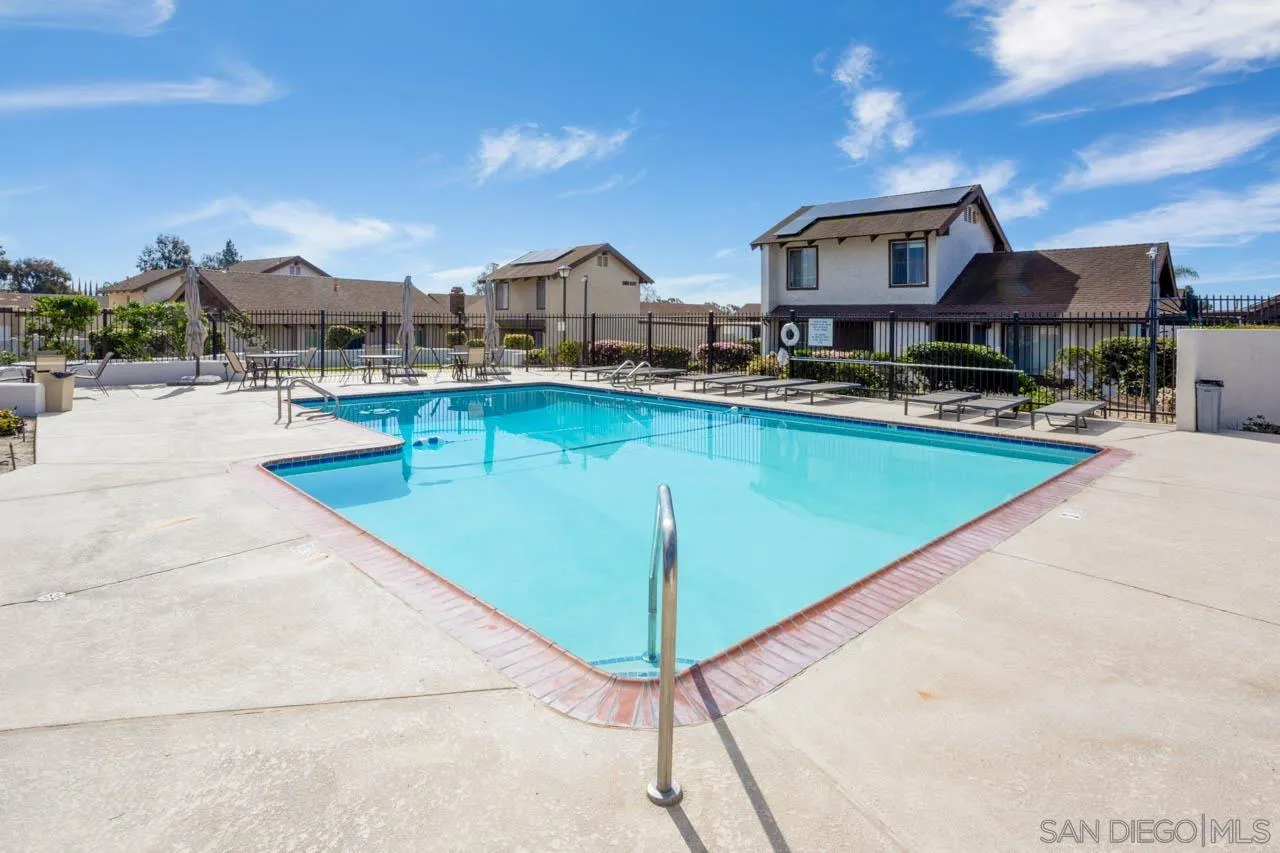 https://cdn.realtyfeed.com/cdn/127/260005793/d76b6ae75459f5e7f4ccf4036c738351.webp