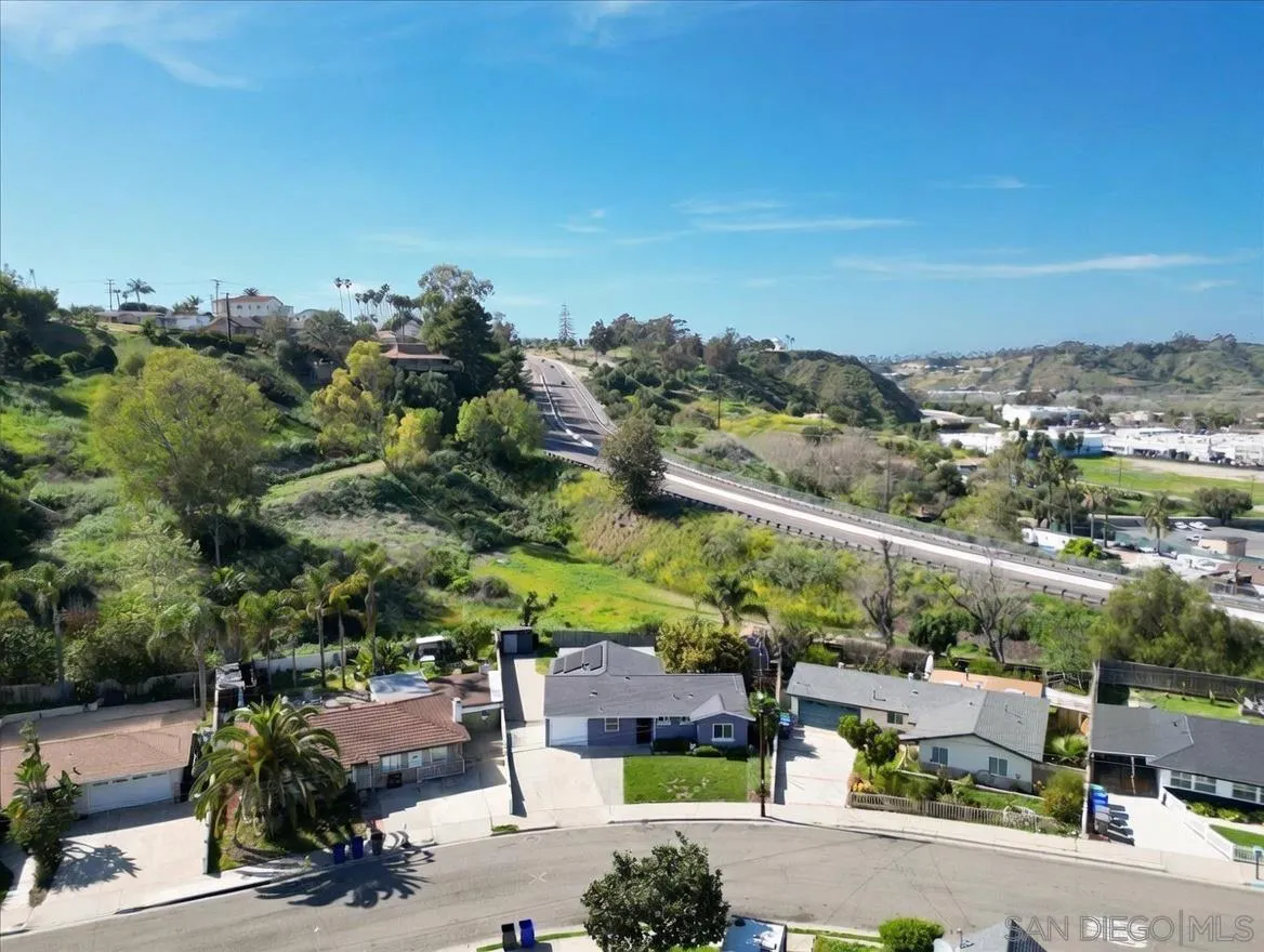 https://cdn.realtyfeed.com/cdn/127/260005794/a74441d264008dd4b6ffd5946af279d8.webp