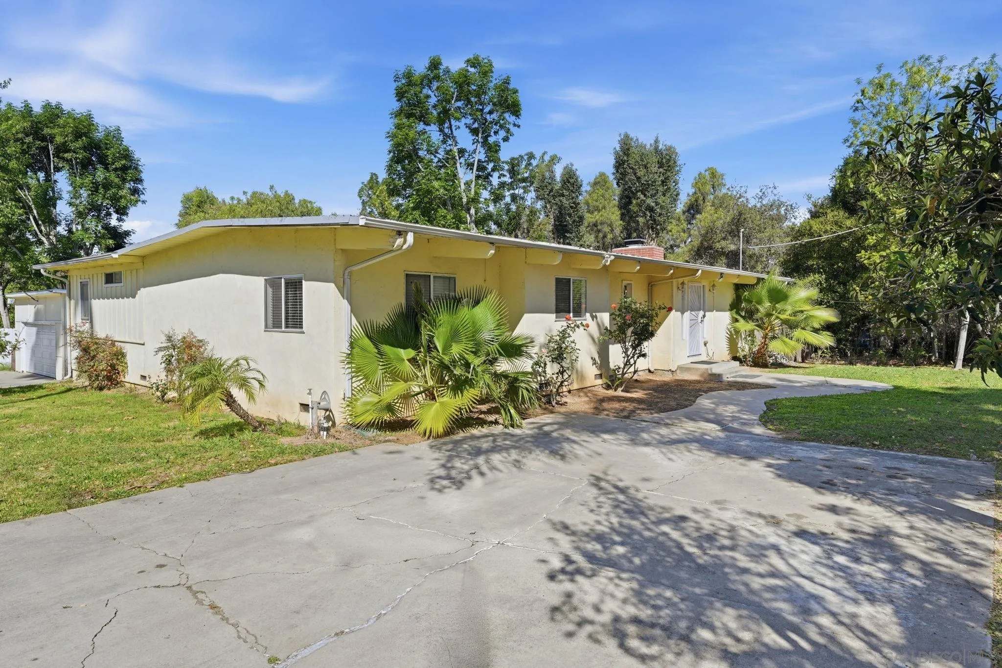 https://cdn.realtyfeed.com/cdn/127/260005795/0ef0739c41a6cc8dd98e320ccadb0082.webp