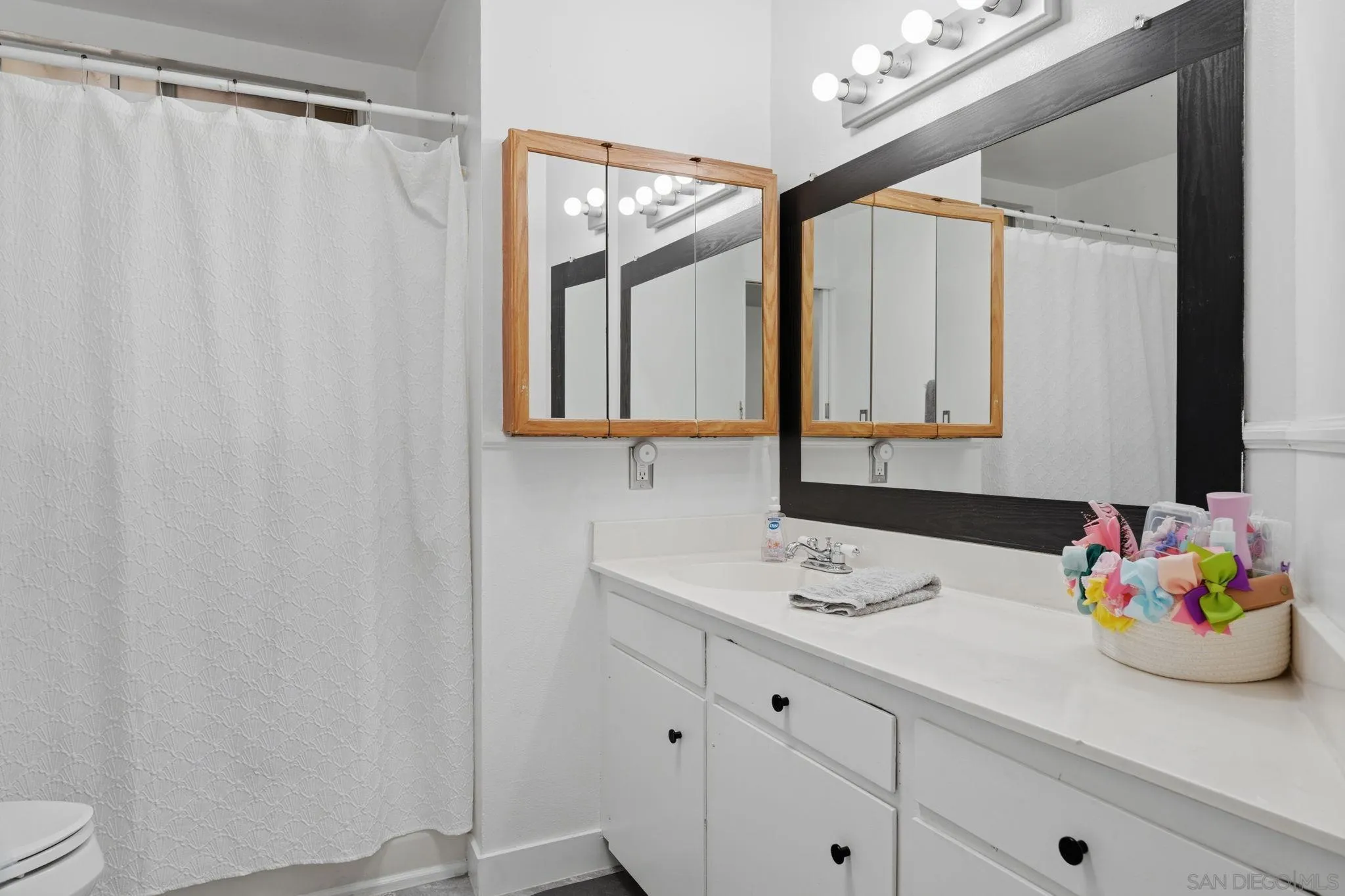 https://cdn.realtyfeed.com/cdn/127/260005795/35cd7e7cdc400be6557000da176ed080.webp