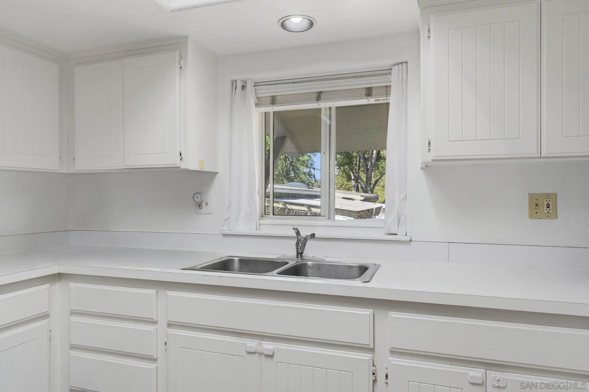 https://cdn.realtyfeed.com/cdn/127/260005795/4ace78e4303afbcf1be30b025d51aadb.webp