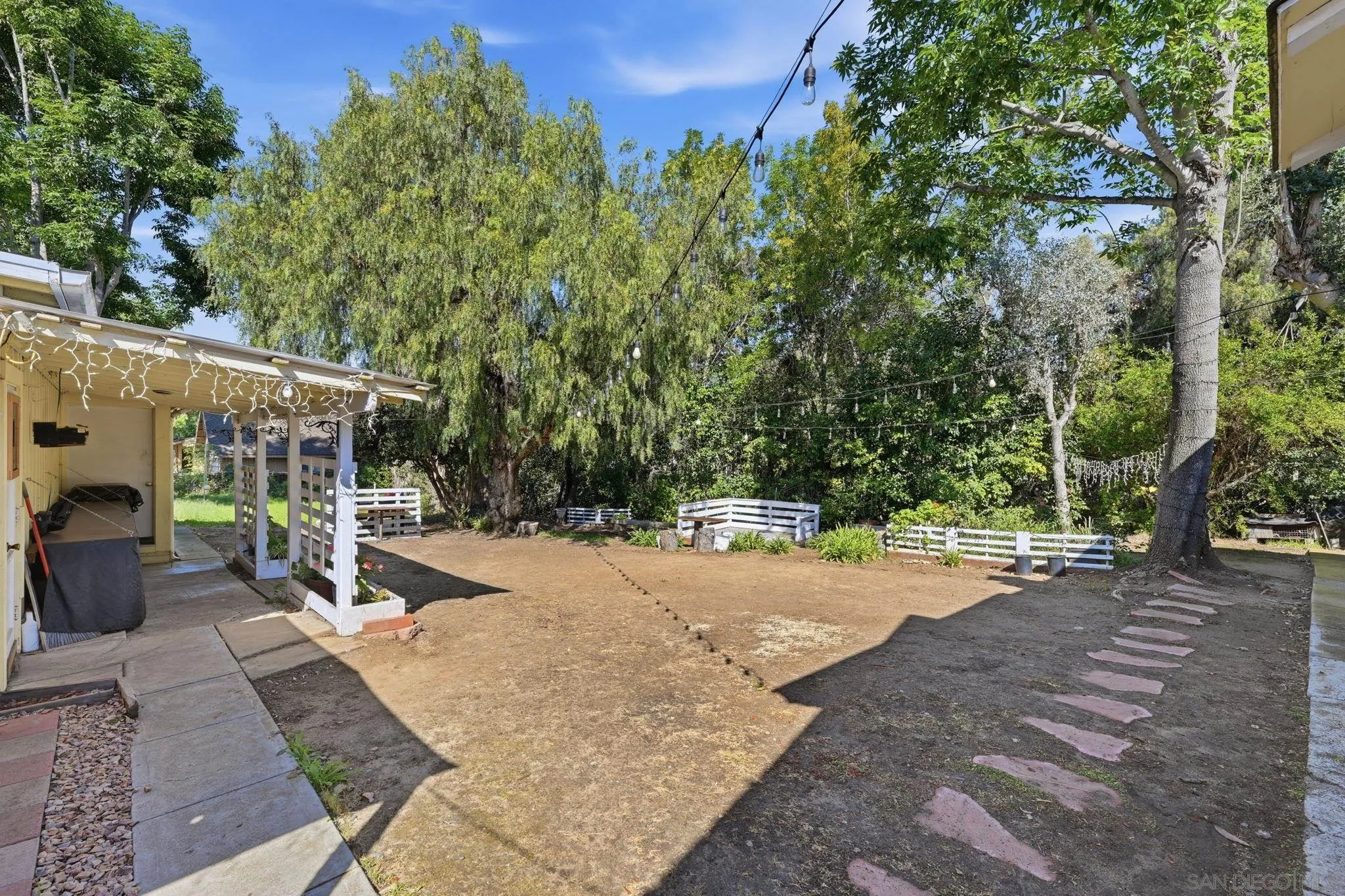 https://cdn.realtyfeed.com/cdn/127/260005795/5d313ba485da7a0f0f3c5dae5289636c.webp