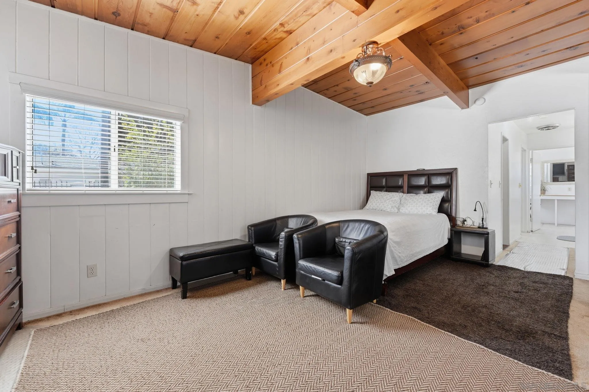 https://cdn.realtyfeed.com/cdn/127/260005795/df020befdbeab1ed9fb4bb669b86cec4.webp