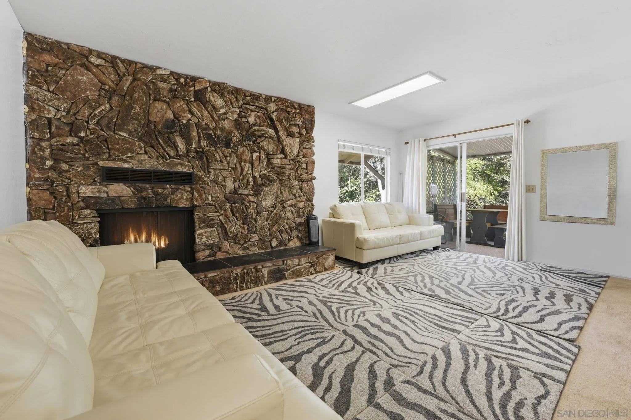 https://cdn.realtyfeed.com/cdn/127/260005795/eefed97f47be39df7619f754a4cc6914.webp