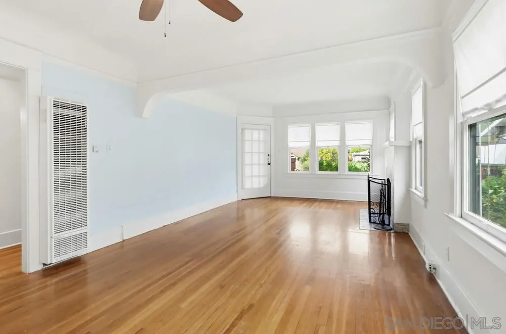 https://cdn.realtyfeed.com/cdn/127/260005805/0a798f6bf1a1d6cb5e88d48d06b35f28.webp
