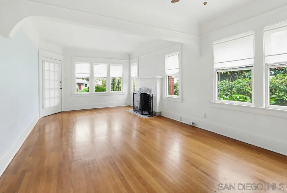 https://cdn.realtyfeed.com/cdn/127/260005805/15fbe7e5aeb99f6ad4176d4a9dd974d3.webp