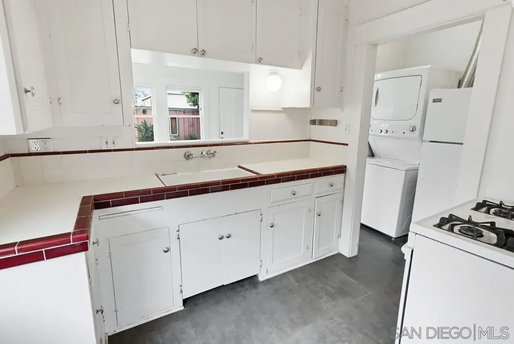 https://cdn.realtyfeed.com/cdn/127/260005805/294da4a36967b040b912d95f102f2f44.webp