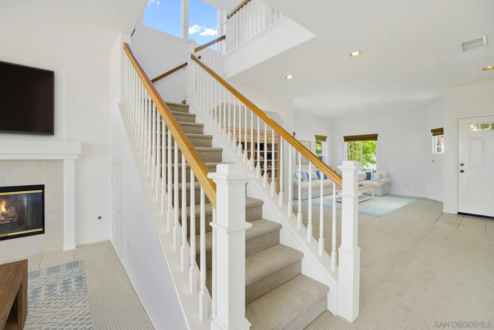 https://cdn.realtyfeed.com/cdn/127/260005807/52877bf530f88b9c6ad45c8559d2a95a.webp