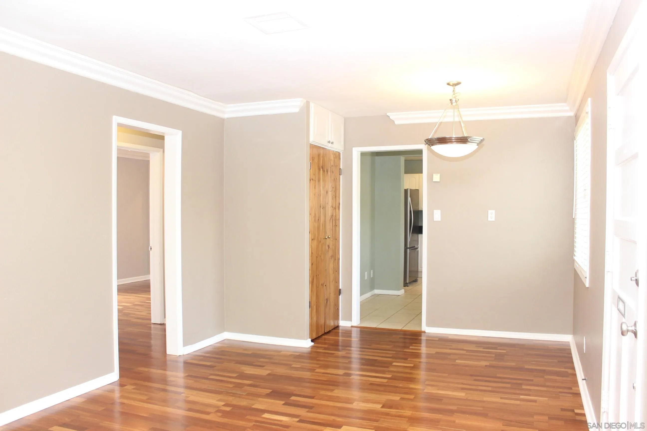 https://cdn.realtyfeed.com/cdn/127/260005810/0797738e73d617b7e487e239302a739f.webp
