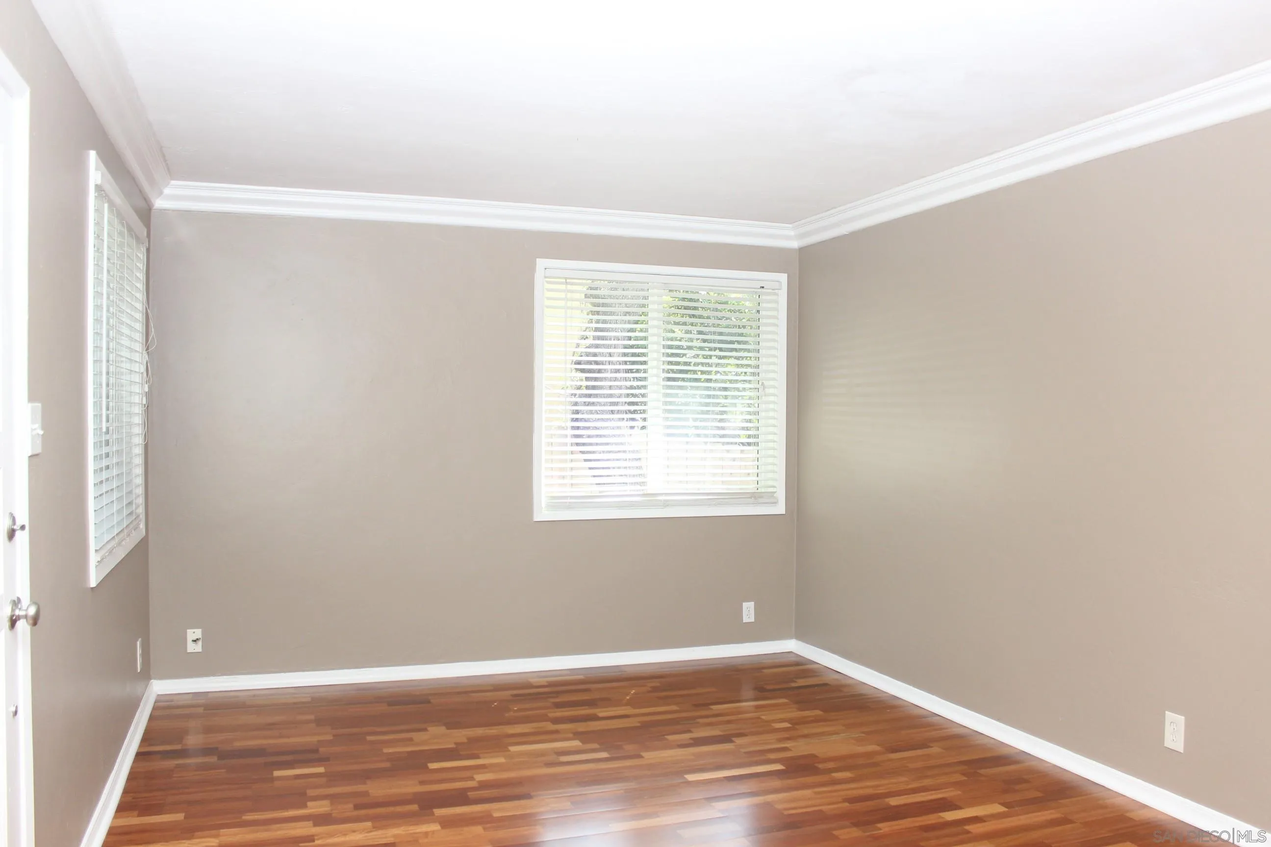 https://cdn.realtyfeed.com/cdn/127/260005810/cf6e1e0528bc7b8496e4dcad3464178f.webp
