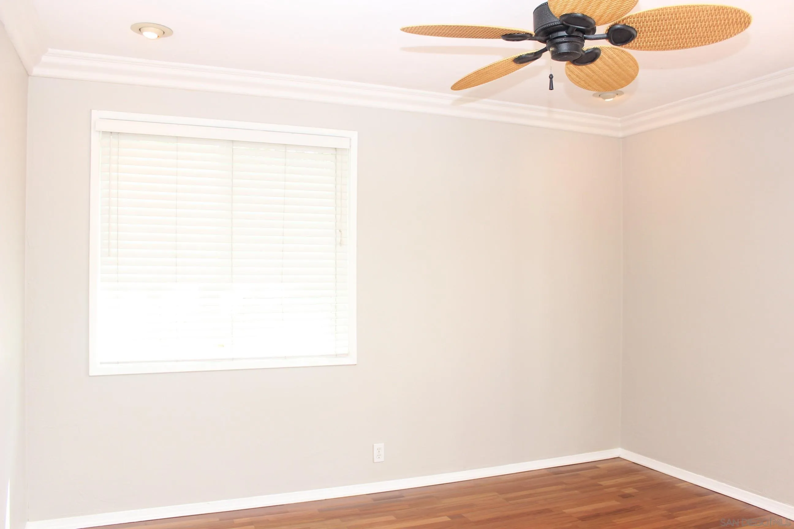 https://cdn.realtyfeed.com/cdn/127/260005810/e348e6d672d2e3d0fe272cf0812a2460.webp