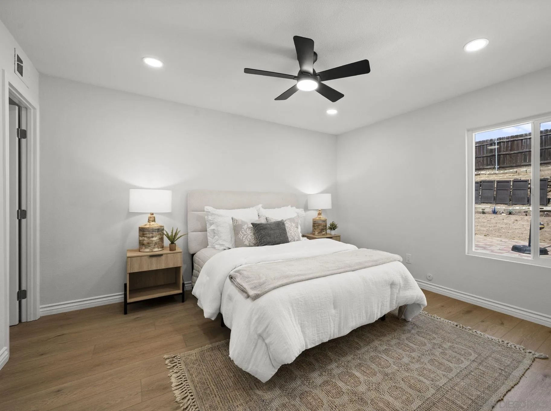 https://cdn.realtyfeed.com/cdn/127/260005812/11064f6634e96bccf025f793f441a1c0.webp