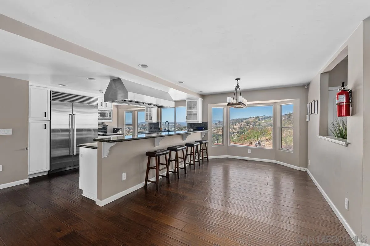 https://cdn.realtyfeed.com/cdn/127/260005815/1cd3be0882a24f998605505b8f22af73.webp