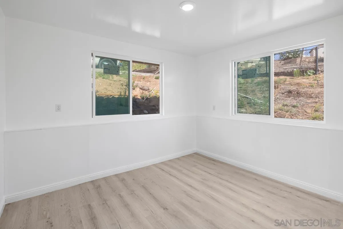 https://cdn.realtyfeed.com/cdn/127/260005815/2d0b8f7ec3589aa38a01c5b0244f5c11.webp