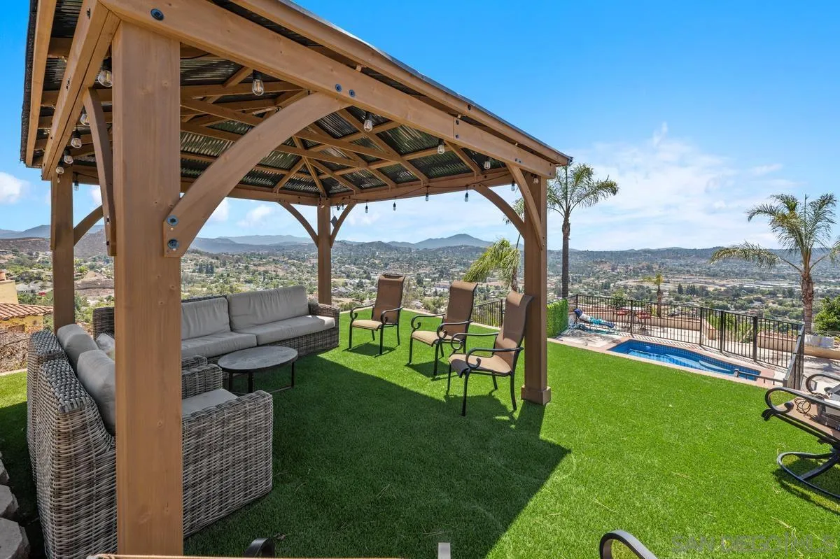 https://cdn.realtyfeed.com/cdn/127/260005815/5778853551954df9c4bb578313e6d585.webp