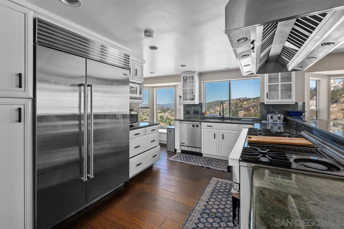 https://cdn.realtyfeed.com/cdn/127/260005815/5fb1fbe882f5a6047d394ae3471abd00.webp