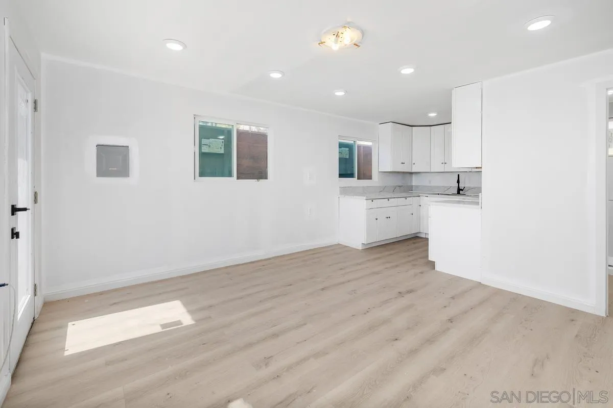 https://cdn.realtyfeed.com/cdn/127/260005815/65bae7621fb822704de15925f2653e97.webp