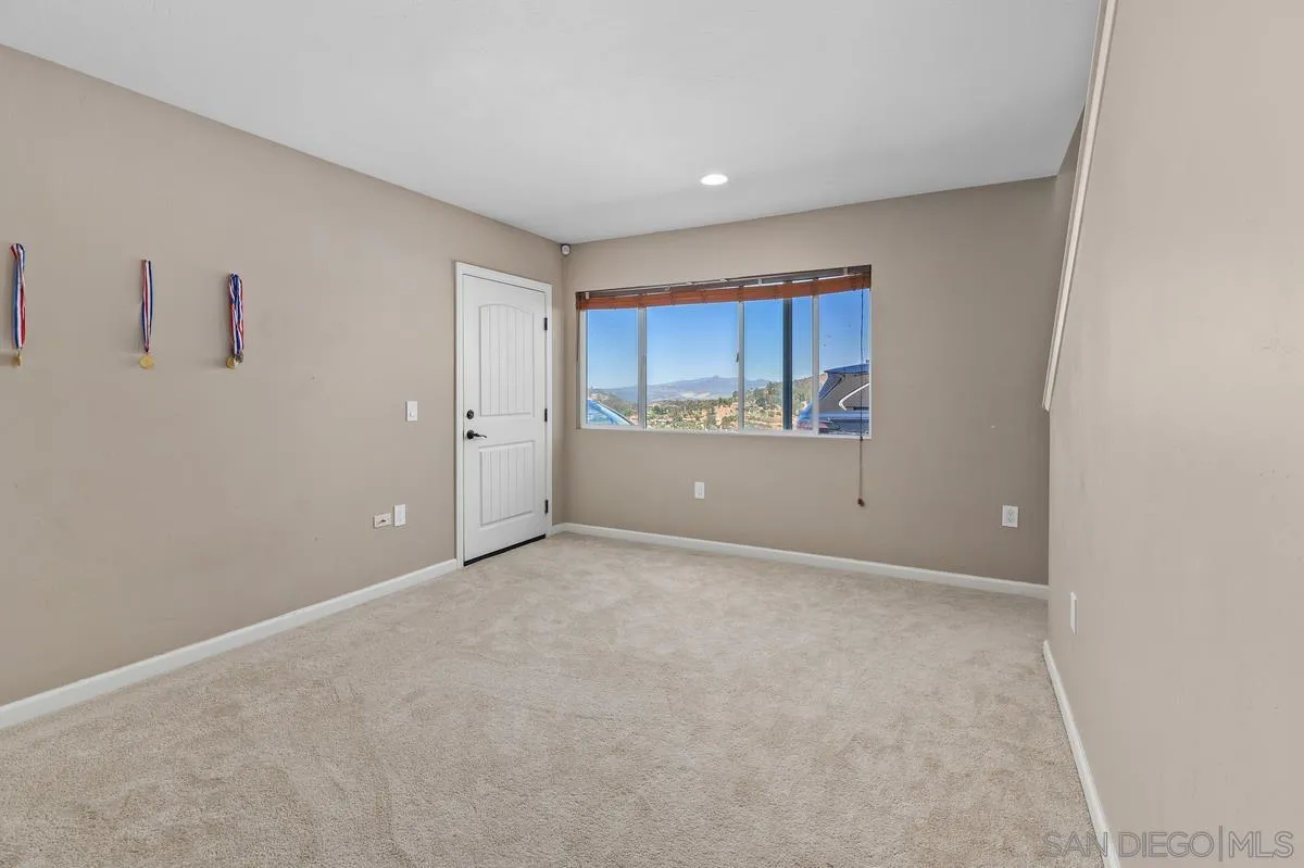 https://cdn.realtyfeed.com/cdn/127/260005815/9cc69d091404905a0a71b529f57f87ca.webp