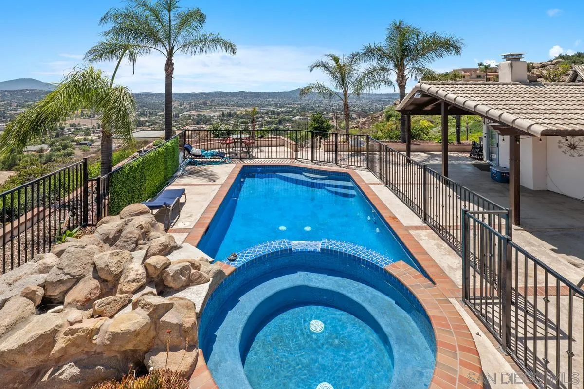 https://cdn.realtyfeed.com/cdn/127/260005815/b7d570cfac5f13c0a97d552511312ae7.webp