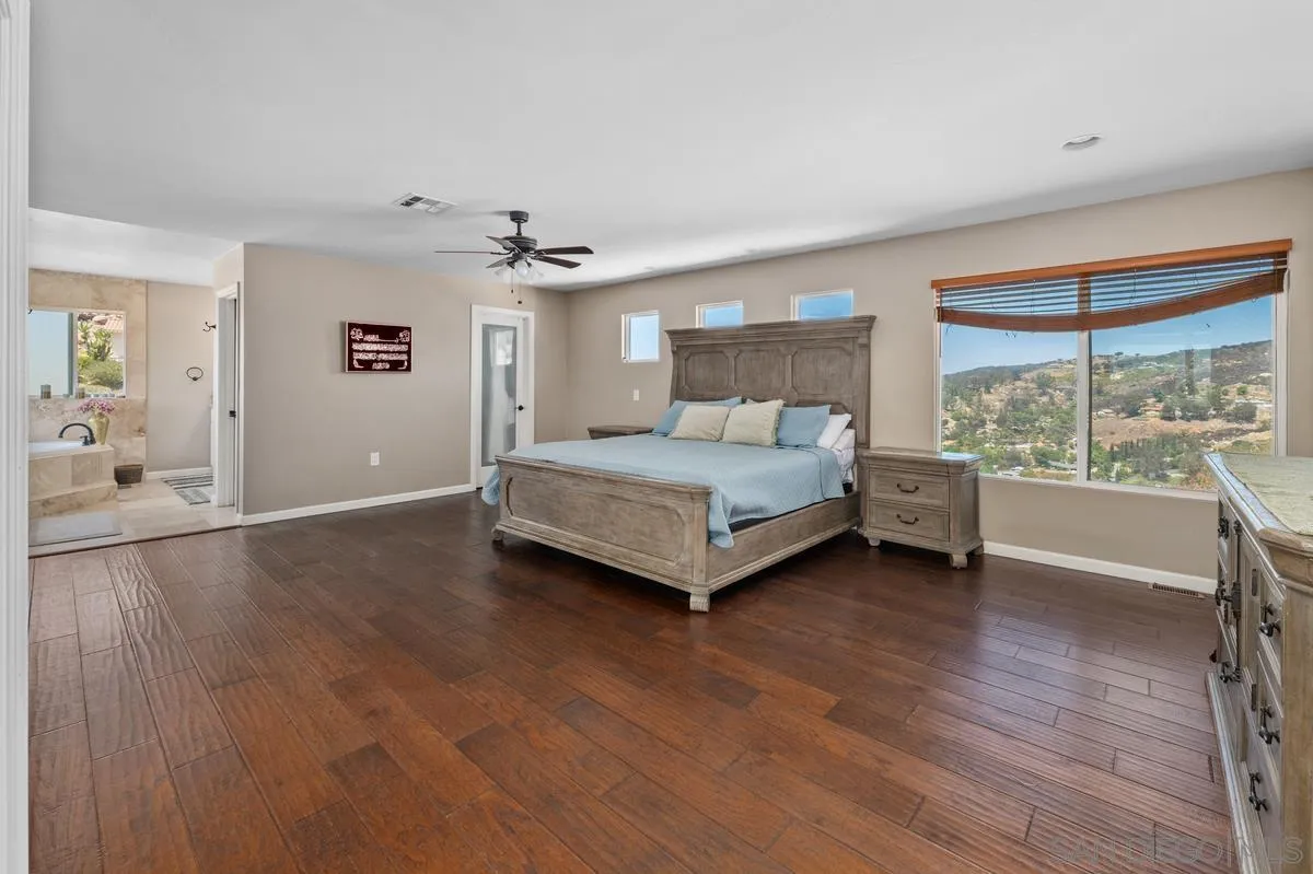 https://cdn.realtyfeed.com/cdn/127/260005815/bb63a8c0123db2c5282a459d812a3120.webp