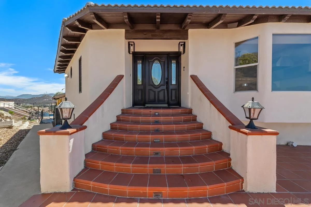 https://cdn.realtyfeed.com/cdn/127/260005815/d9cbc6ecf44900f0a89a5f349070163d.webp