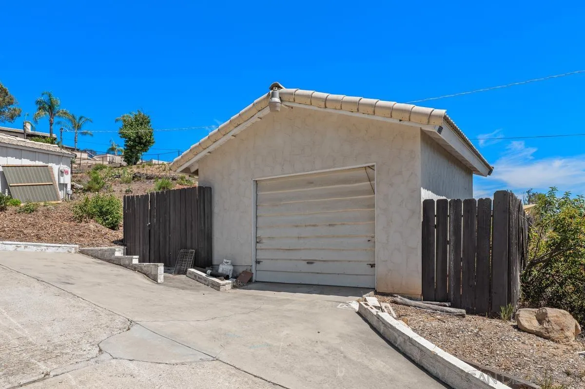 https://cdn.realtyfeed.com/cdn/127/260005815/dd3c5973c51d7481700e04e8bfd818f9.webp