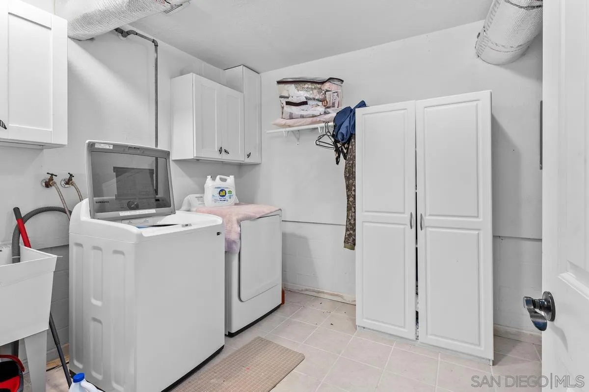 https://cdn.realtyfeed.com/cdn/127/260005815/fa0ef1154d202aae648ed9773db04640.webp